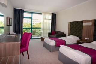 Отель Marina Grand Beach Hotel All Inclusive Золотые Пески Двухместный номер с 1 кроватью или 2 отдельными кроватями, вид на парк-1